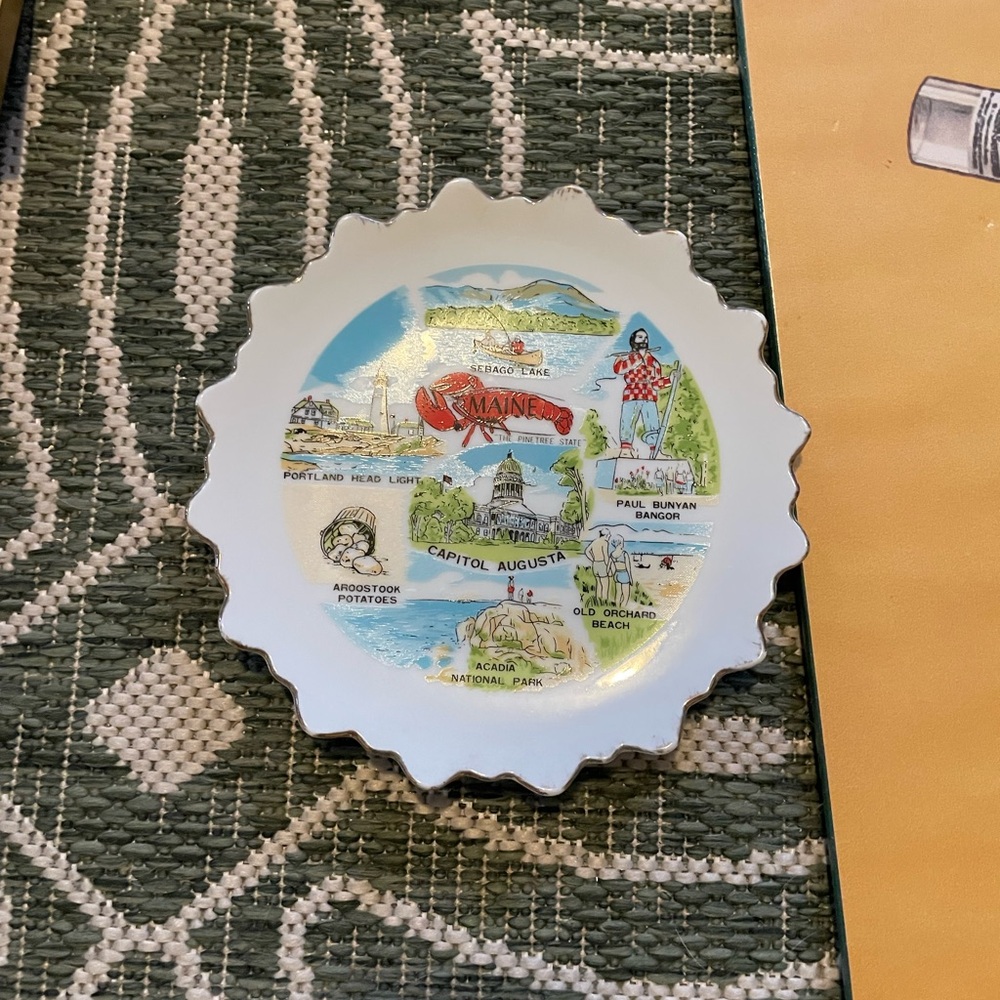 Maine Souvenir Decorative White Scalloped Trinket Dish